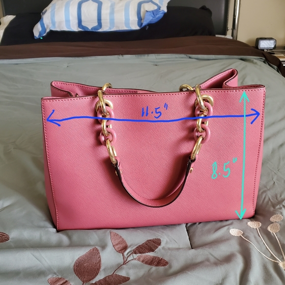 💕HP💕 Authentic MK Jet Set - Picture 3 of 16